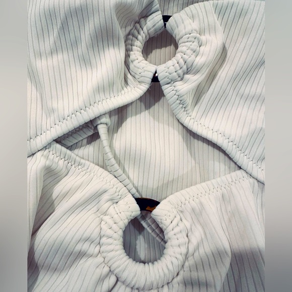 Shade & Shore Double O-Ring Ribbed One Piece Swimsuit, Medium - Picture 3 of 5